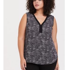 Black/Gray Skull Torrid Size 3 top